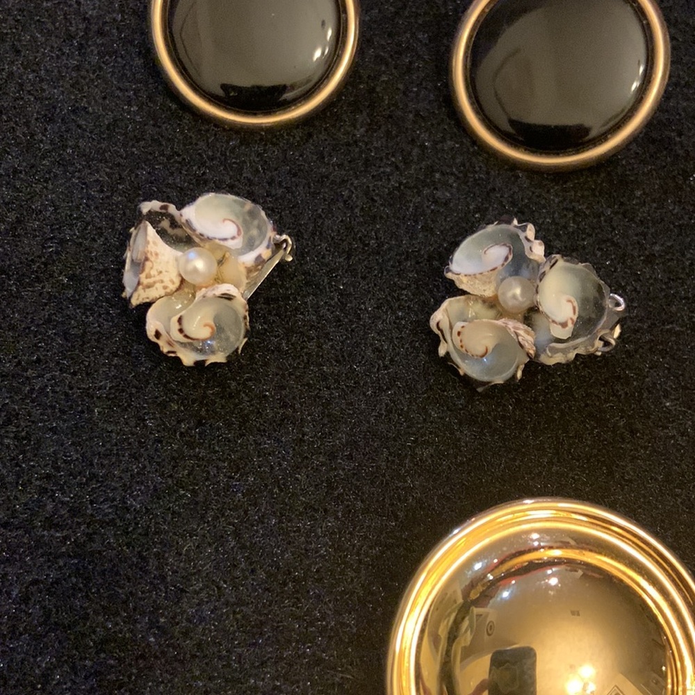 Vintage clip on earrings 7 pairs‎ metal, plastic, beads, shells. Fun 🤩 - Picture 6 of 9